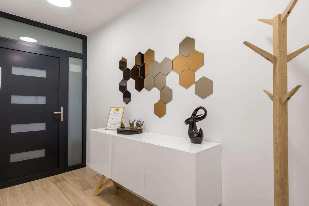 Modern Apartment Di Piu With Free 20M2 Garage Parking Rijeka Exterior photo